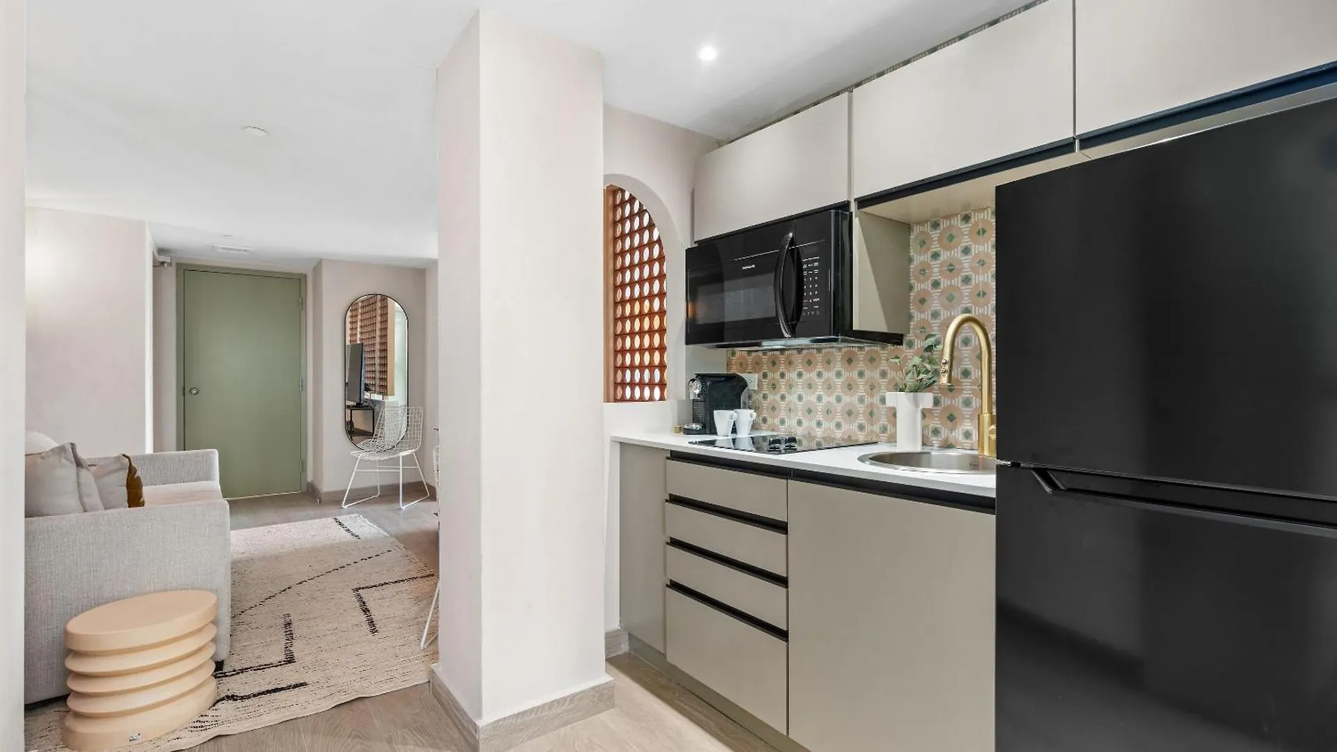 Aparthotel Hibird- Apartment And Suites Hotel San Juan