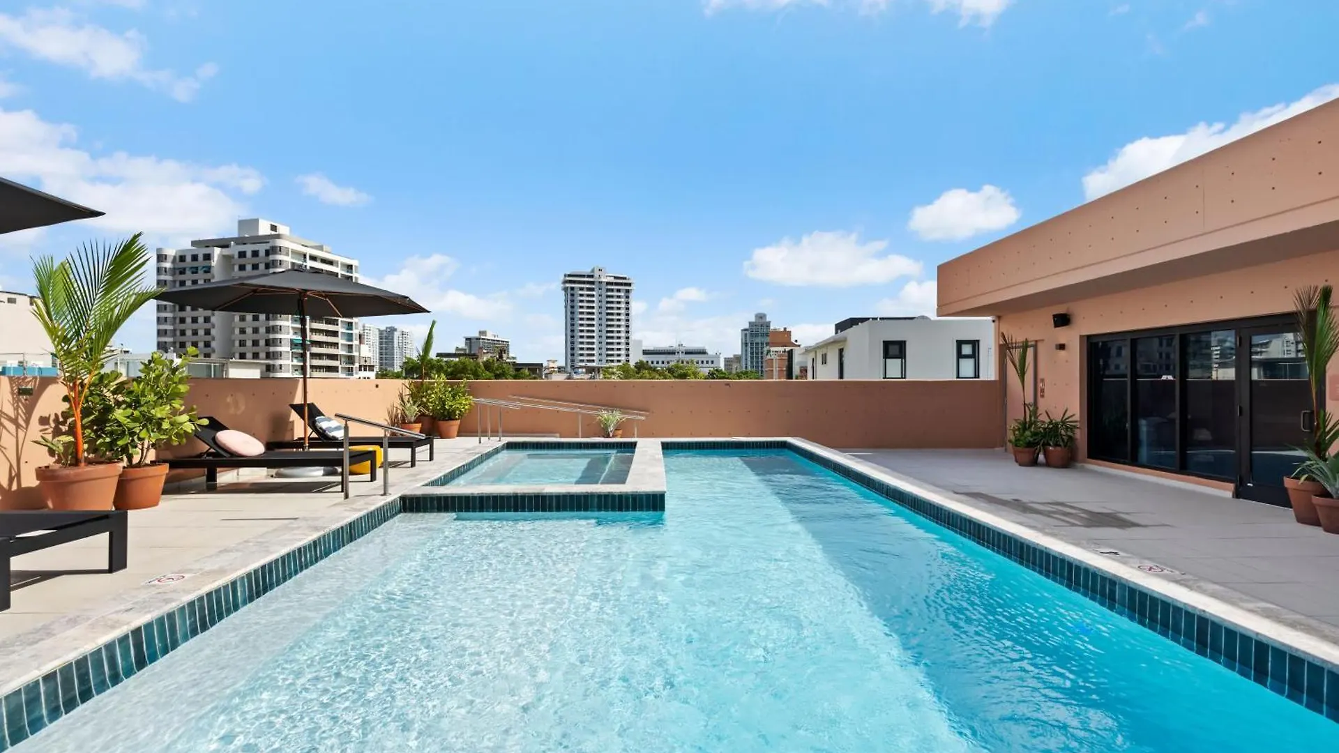 Hibird- Apartment And Suites Hotel サンジョアン 4*,