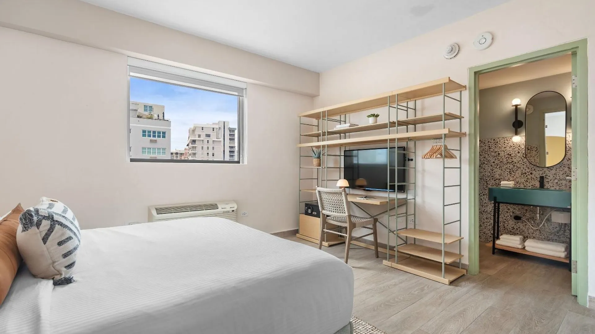 Aparthotel Hibird- Apartment And Suites Hotel San Juan